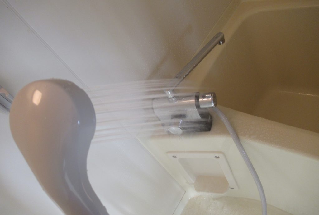 浴室・お風呂場のデッキ形（台付き）シャワー付きサーモスタット混合水 